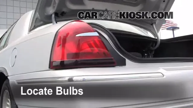 1999 Mercury Grand Marquis LS 4.6L V8 Éclairage Feu stop (remplacer ampoule)